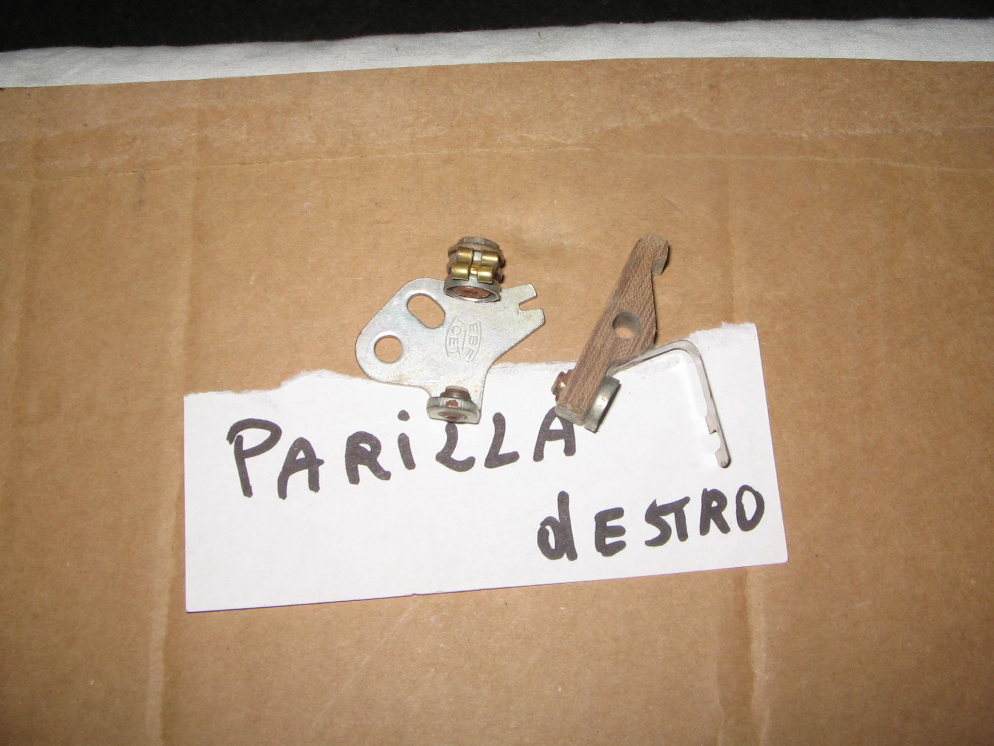 PARILLA CONTATTI N.889